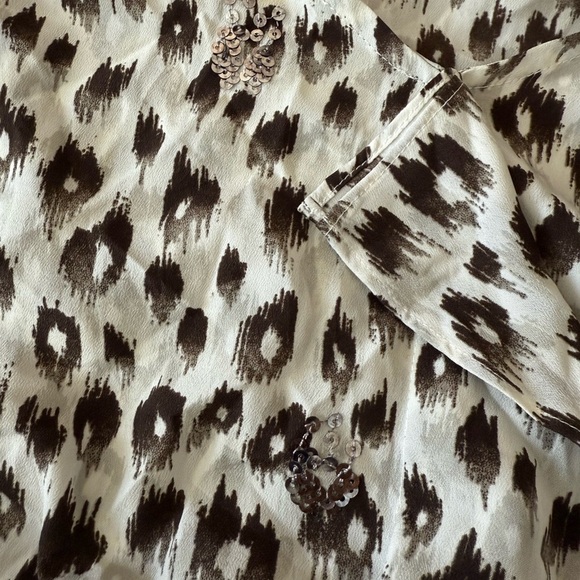 Lane Bryant V Neck Flutter Sleeve Animal Print Blouse - Picture 9 of 9